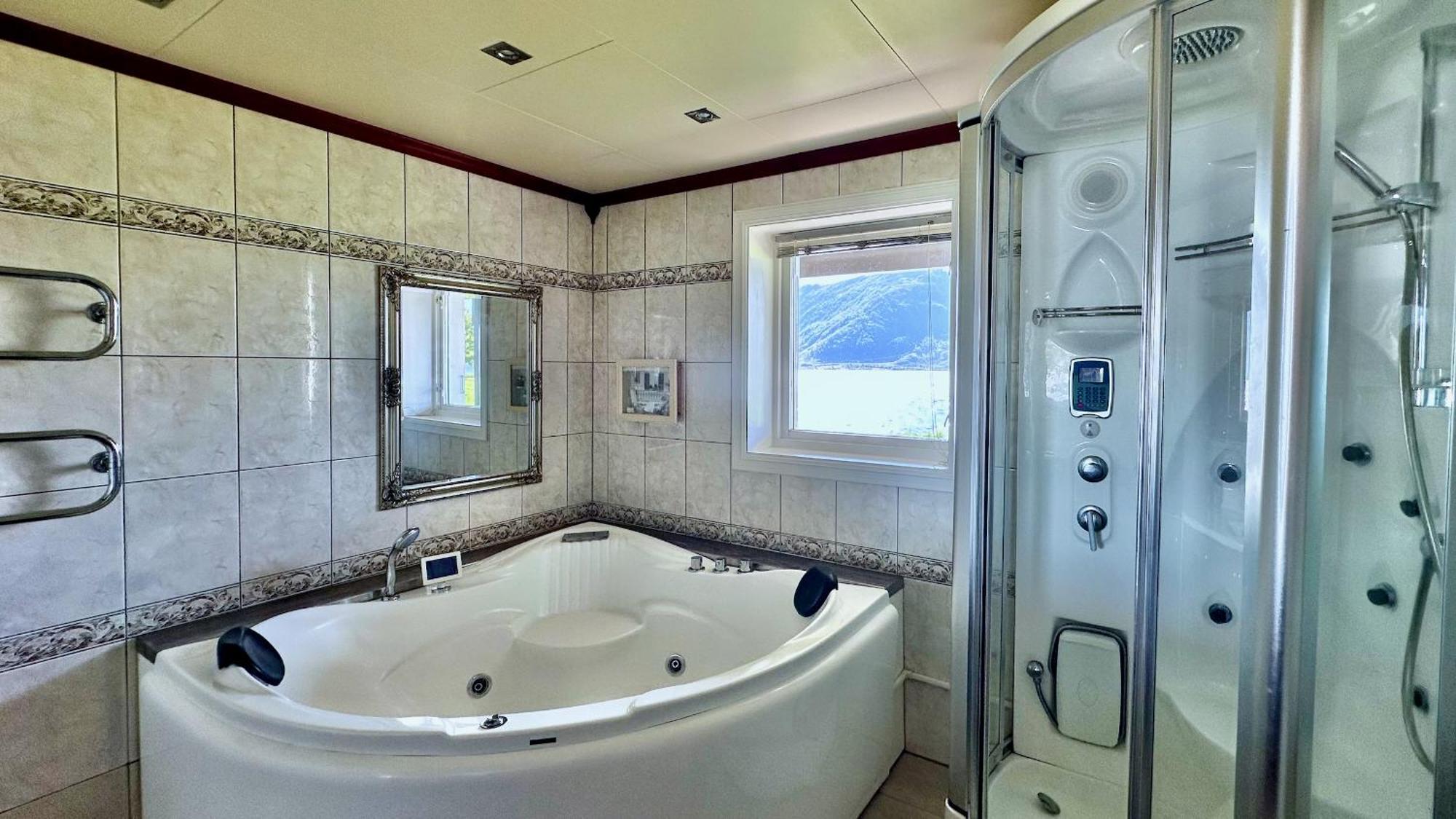 Ferienhaus Lofoten Wildlife Panorama Bostad
